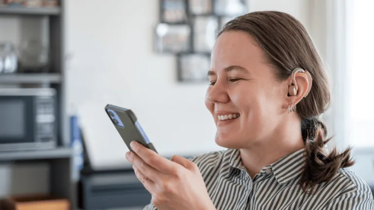 Bluetooth Hearing Aids: Connectivity Meets Clarity 1 Bluetooth Hearing Aids